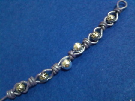 Pulsera de cuero. P-01